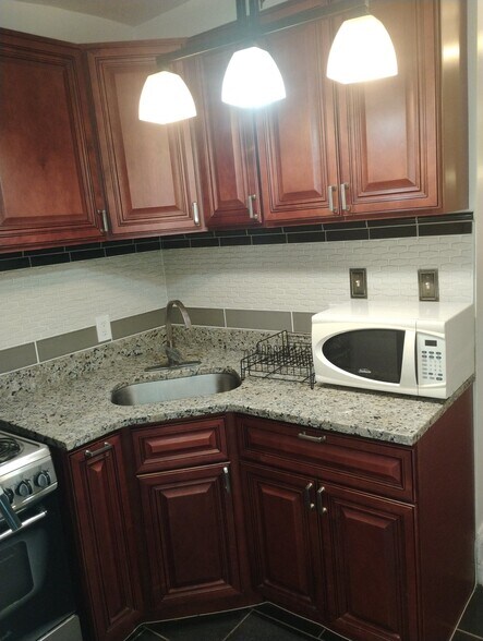 Building Photo - 2113 Fitzwater St