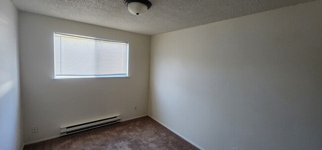 Building Photo - 521 159th St E