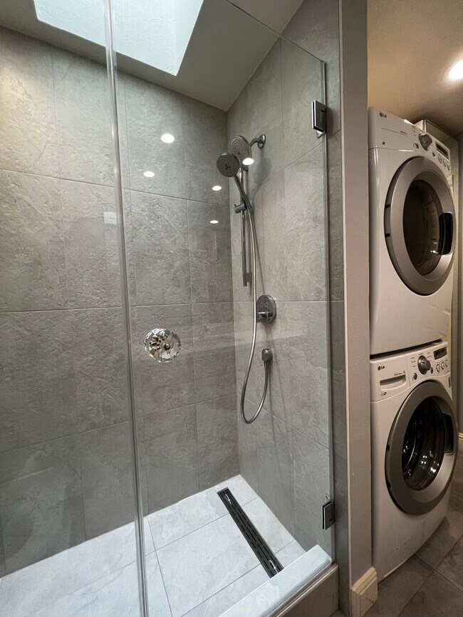 Building Photo - 580 Vista Ave