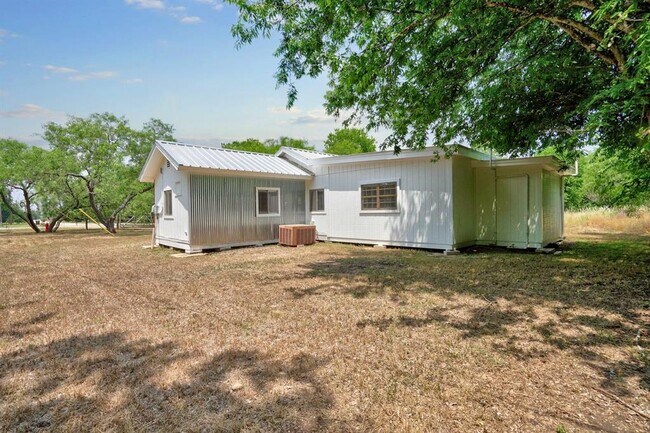 Building Photo - 301 Tatum Rd