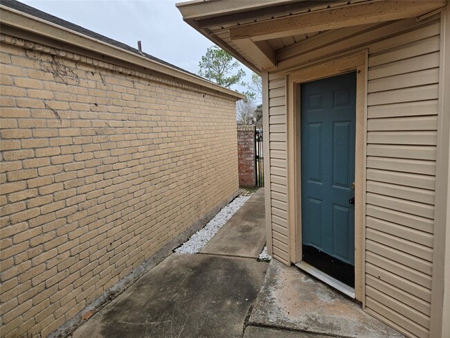 Building Photo - 4111 Knoll Glen Dr