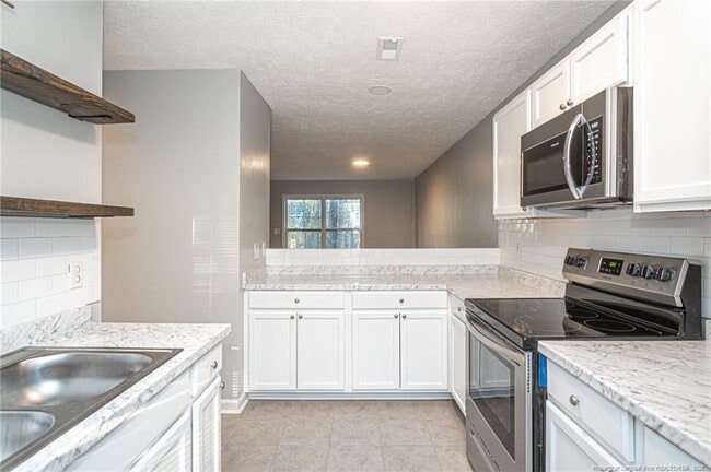 Building Photo - 5717 Aftonshire Dr