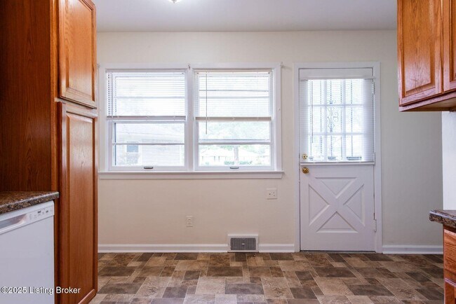 Building Photo - 2816 Milburn Ave