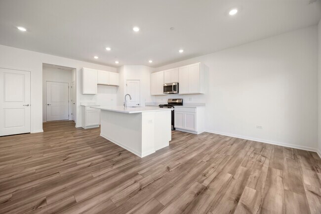 Building Photo - 668 Cassia Ct