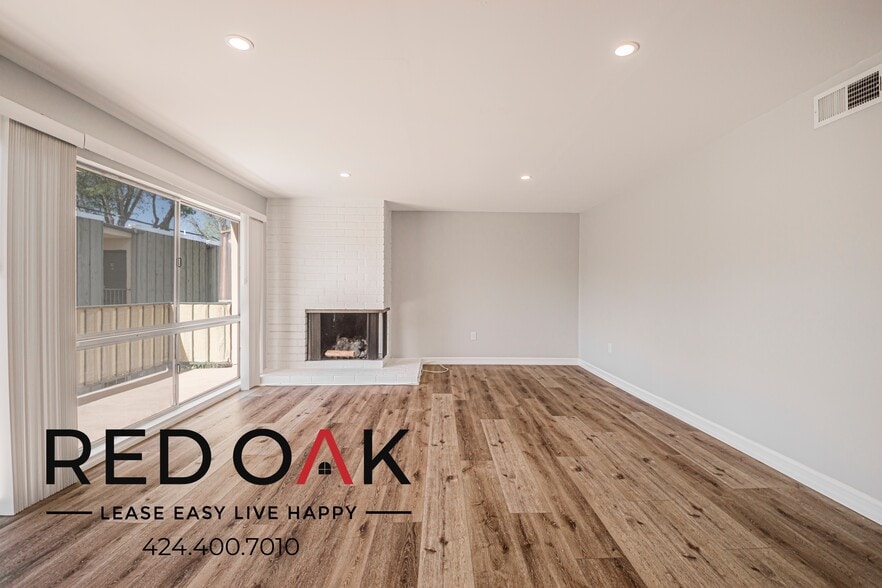 Building Photo - 15101 Magnolia Blvd