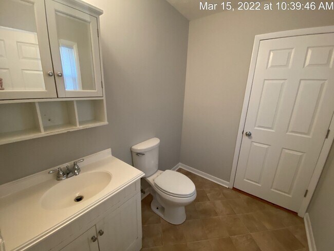 Building Photo - 144 S Ingleside Dr