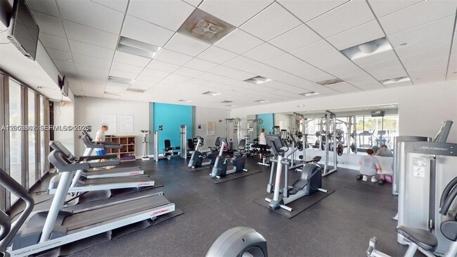 Building Photo - 3625 N Country Club Dr