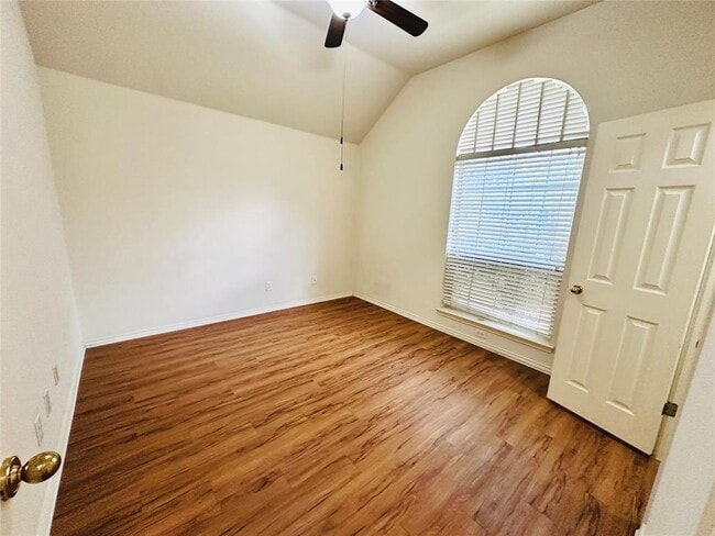 Building Photo - 1101 Hunter's Creek Dr