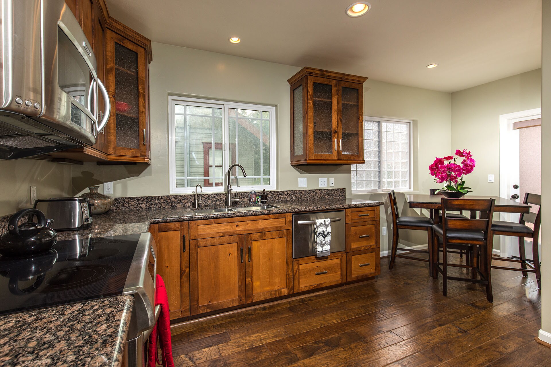 Building Photo - 3572 4th Ave