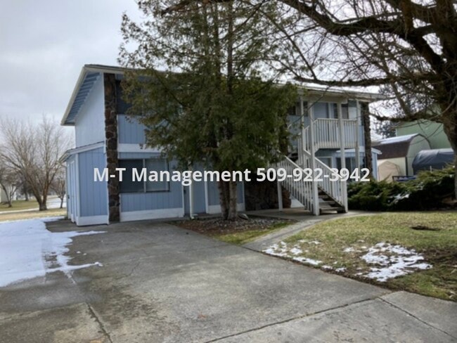 Primary Photo - South Valley ground floor 2 br/1 bath four...