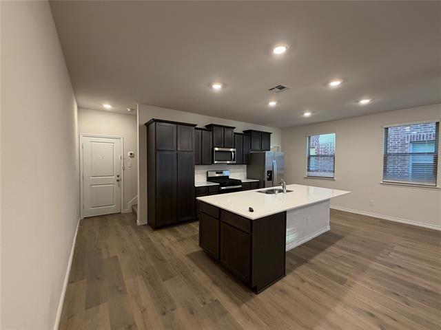 Building Photo - 2025 Buffalo Hill Dr