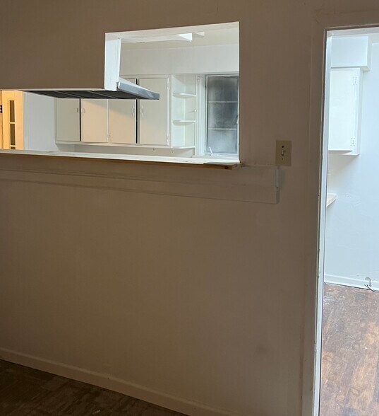 Building Photo - 3917 Bloomfield Dr