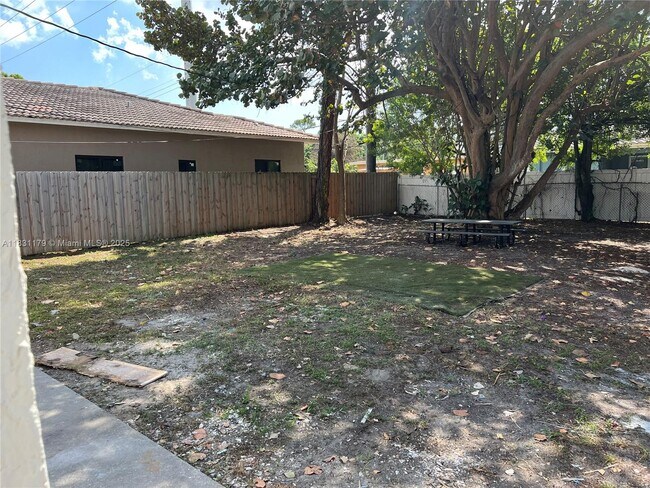 Building Photo - 2766 NW 9th Pl