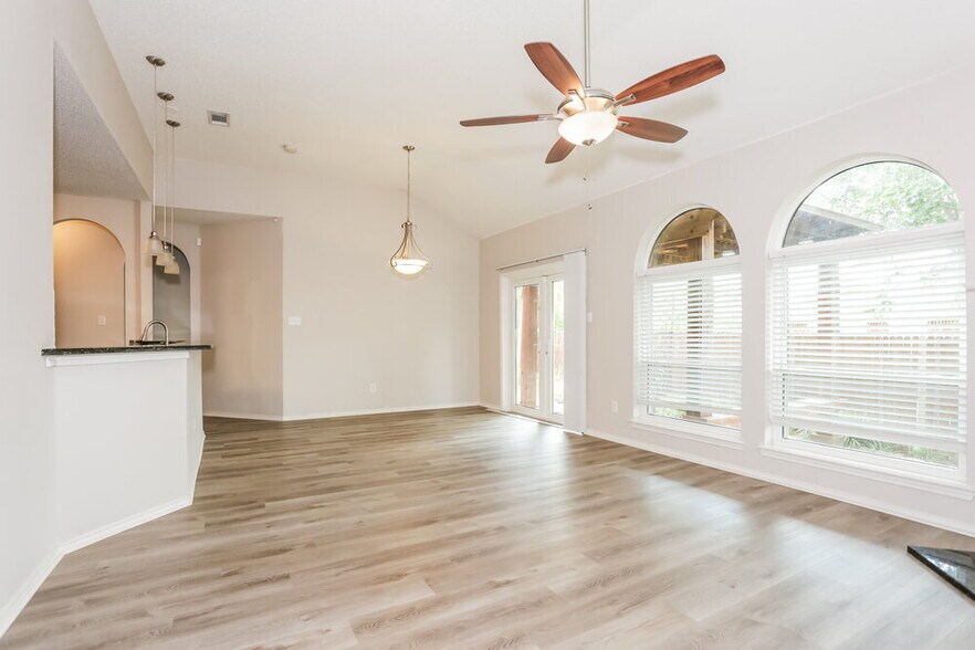 Building Photo - 508 Blueberry Hill Ln