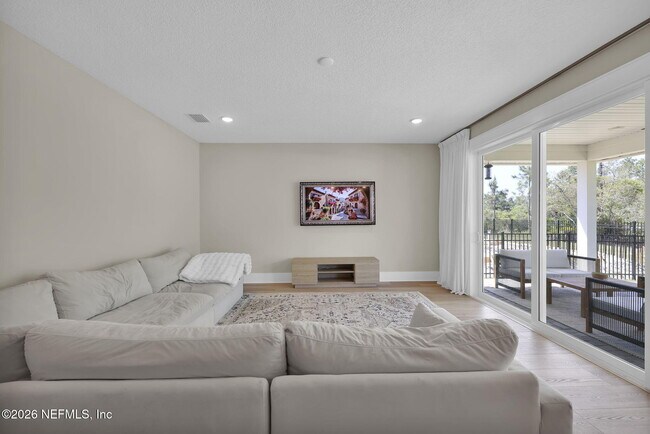 Building Photo - 202 Sutton Dr