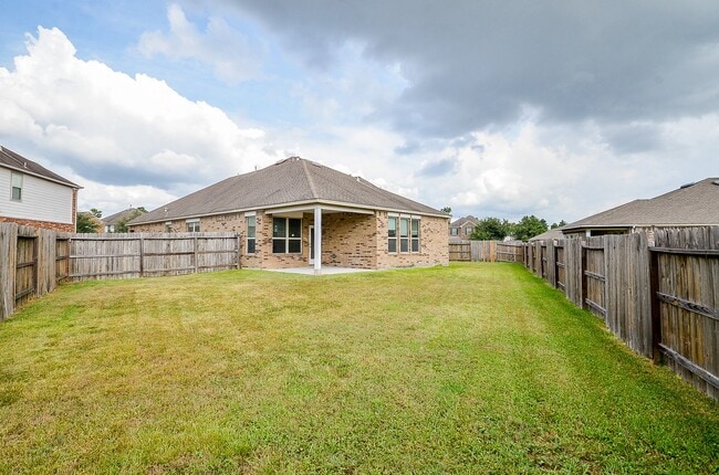 Building Photo - 16608 Spirit Lake Ct