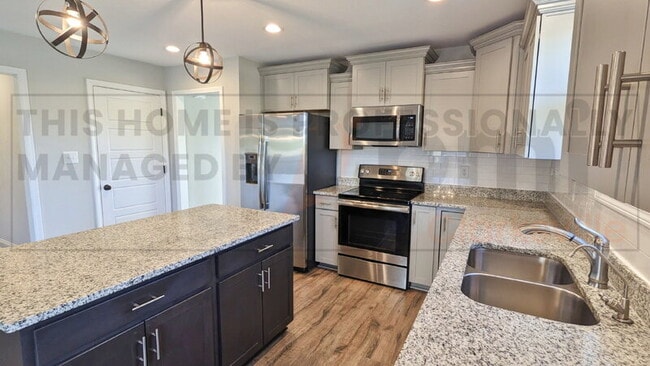 Building Photo - 890 Wild Elm Ct