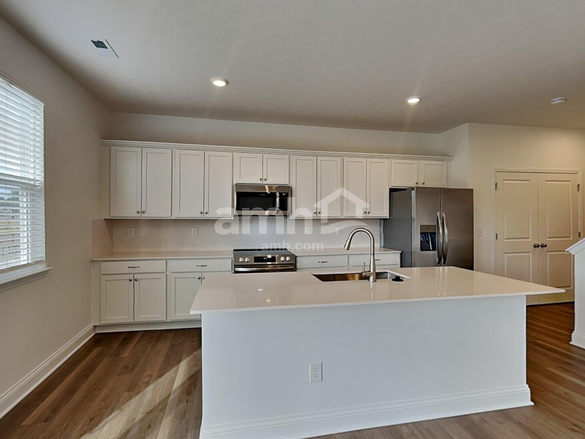 Building Photo - 9163 Henley Ave