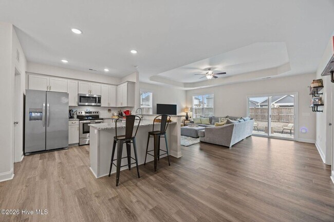 Building Photo - 3 Bed 2 Bath Unfurnished Single Family Home