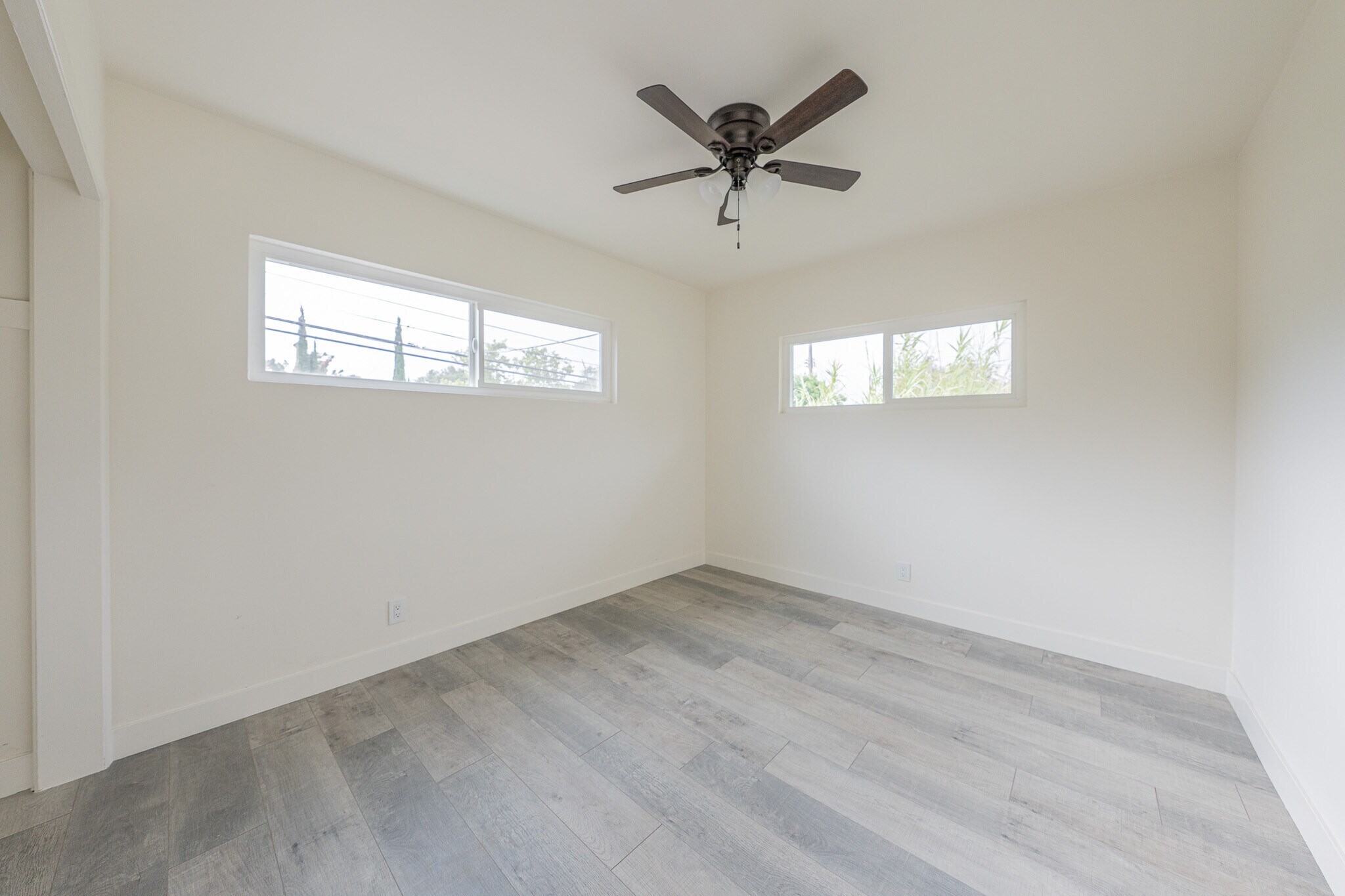 Building Photo - 10043 Haines Canyon Ave