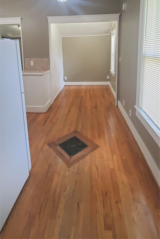 Building Photo - 2351 NW 18th St