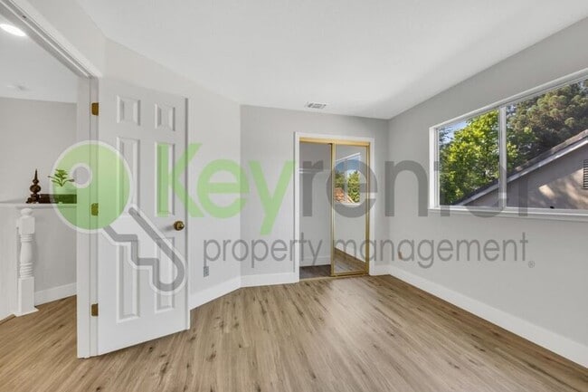 Building Photo - 2321 Eagle Ct