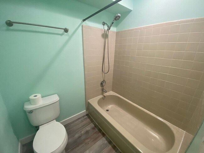 Building Photo - Beautiful 1 Bedroom Condo near City Center in Aurora