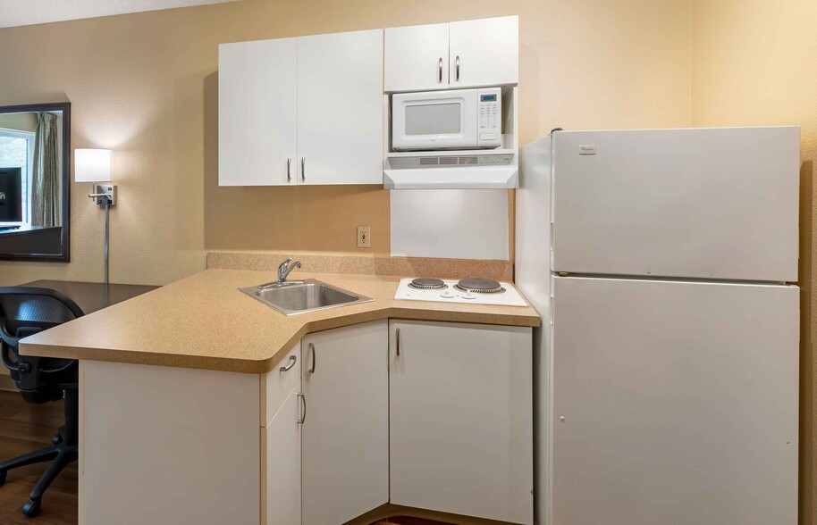 Building Photo - Furnished Studio-Denver - Park Meadows