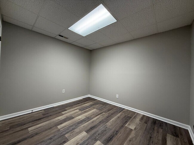 Building Photo - 270 Bailey St