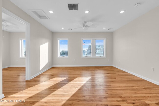 Building Photo - 525 Washington Blvd