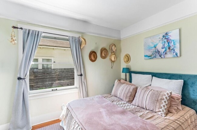 Building Photo - Elegant 2 bedroom 2 bath