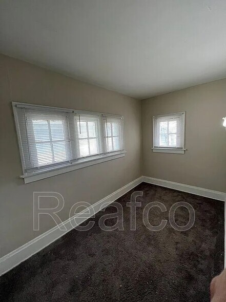 Building Photo - 1450 Hamlet St