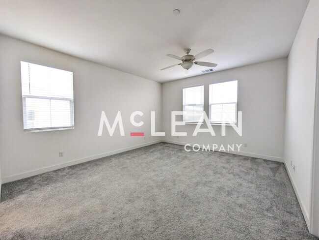 Building Photo - Modern 4-Bedroom Two Story Home