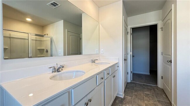 Building Photo - 100 Aspen Ct