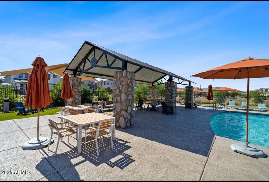 Building Photo - 14663 W Sand Hills Rd