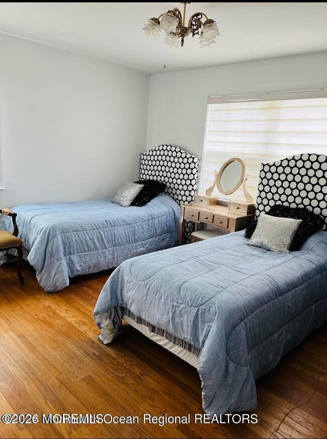 Building Photo - 3 Cypress Ave