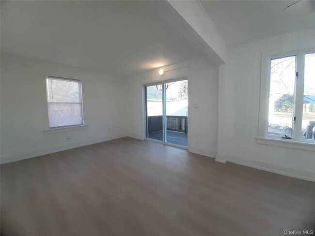 Building Photo - 1288 NY-9G