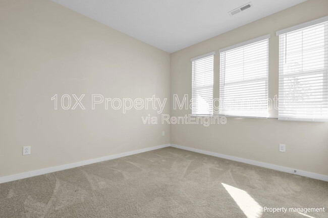 Building Photo - 5851 Ryman Dr
