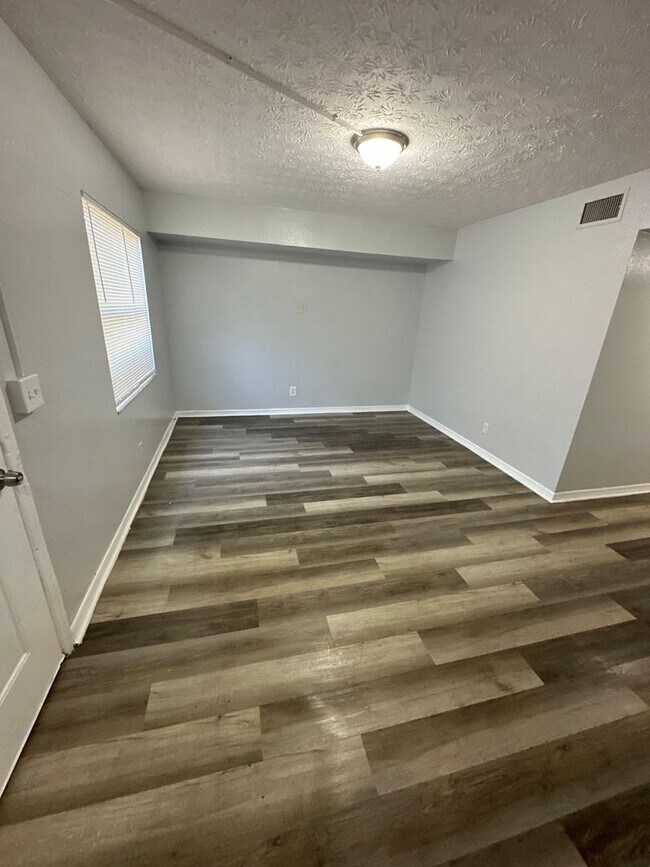 Building Photo - Fully Renovated 3/1.5 -Single Family! Avai...