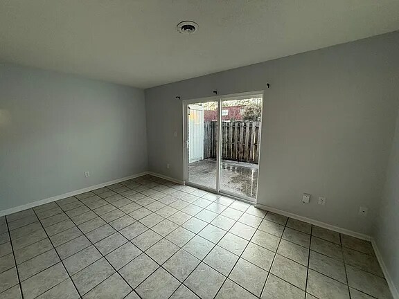 Building Photo - 1025 Carolina Rd