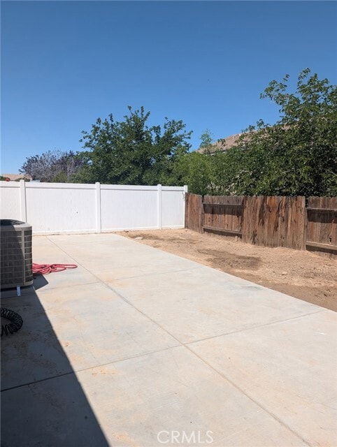Building Photo - 14600 Rosemary Dr