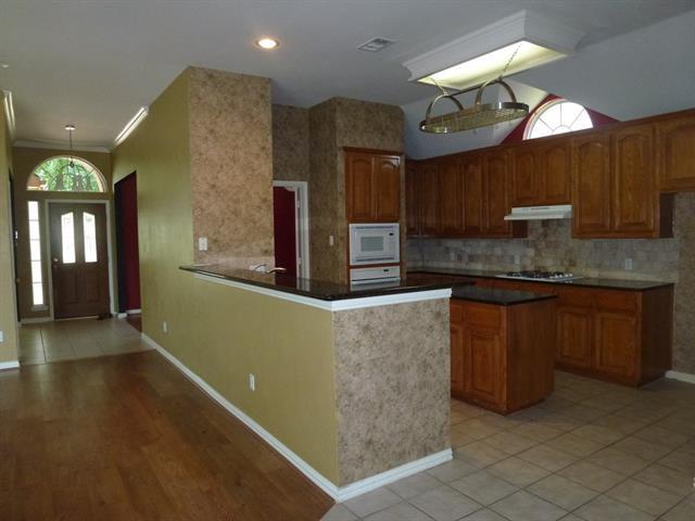 Building Photo - 3909 Clifton Dr