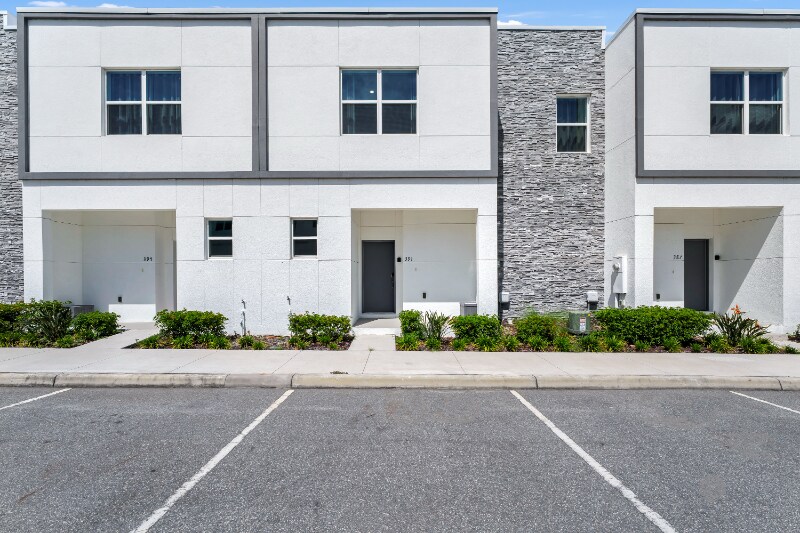 Building Photo - 391 Famagusta Dr