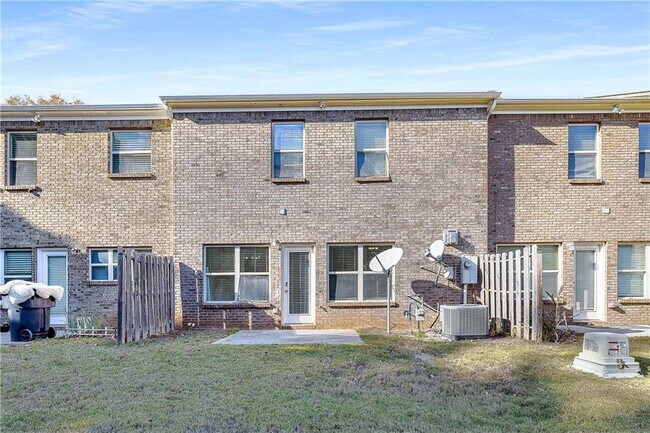 Building Photo - 4003 Labrador Way