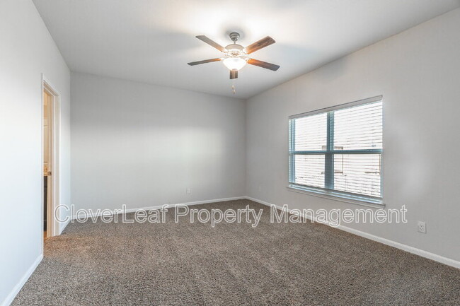 Building Photo - 9143 Bennett Frst