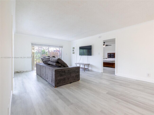 Building Photo - 6300 S Falls Cir Dr