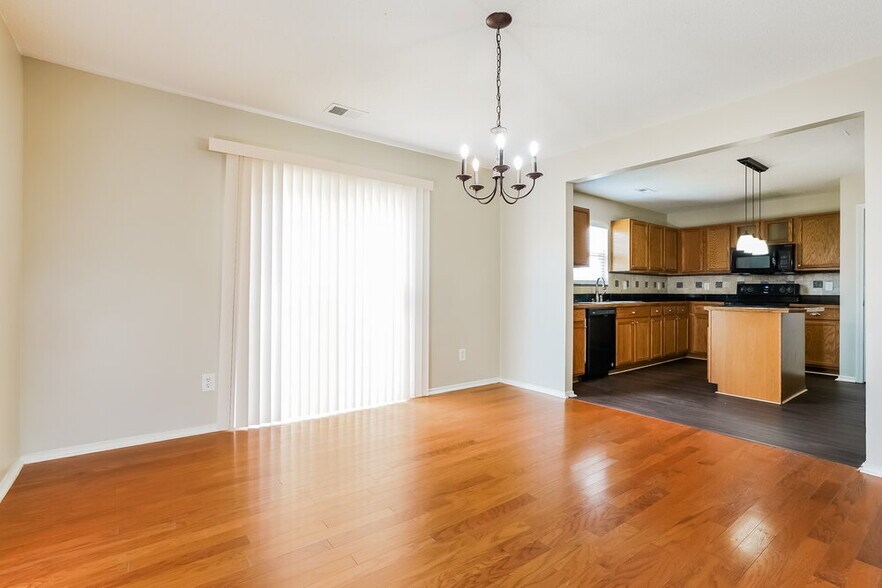 Building Photo - 925 Mailwood Dr