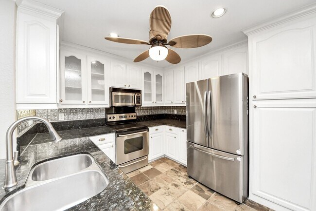Building Photo - 2588 Bering Dr