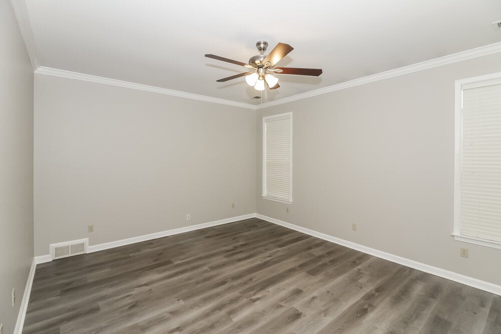 Building Photo - 4077 Course View Dr