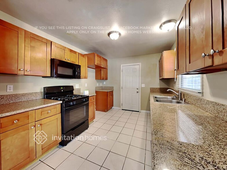 Building Photo - 10453 Bonita Ave